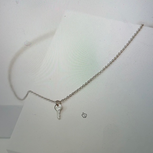 The Given Keys Believe mini key necklace - Picture 3 of 8